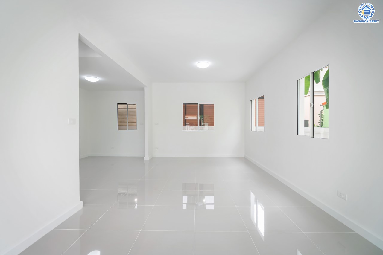 บ้านมือสองตกแต่งใหม่ หลังใหญ่ ม.ภัสสร14 บางใหญ่ ดีไซน์ทันสมัย เนื้อที่ 51.5 ตร.ว. รองรับทุกความสุข ฟังก์ชัน 3 ห้องนอน 2 ห้องน้ำ 2 ที่จอดรถ บนทำเลศักยภาพ ใกล้เซ็นทรัลเวสต์เกต ทางด่วน "ศรีรัช" และรถไฟฟ้าสายสีม่วง "สถานีตลาดบางใหญ่"